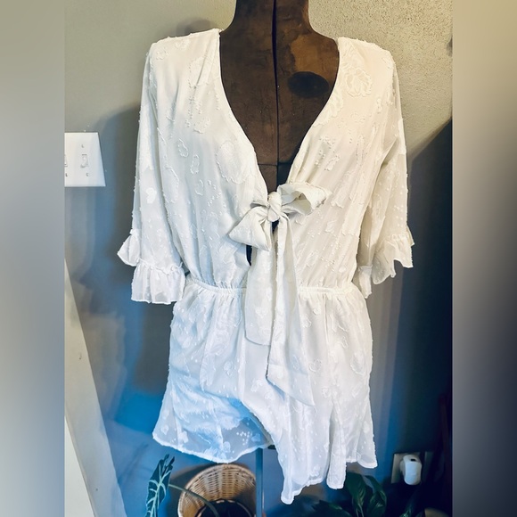 oak & trellis Pants - White Floral Tie Front Romper Ruffle Sleeve Lightweight Casual Cute